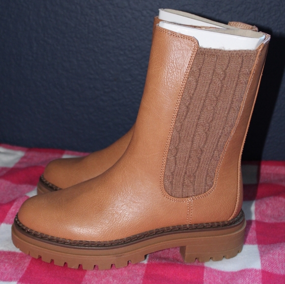 ✨🆕✨ Combat Boots - Picture 4 of 14